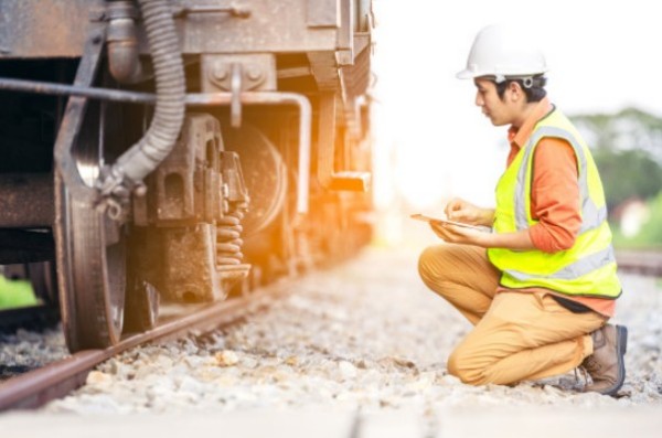 Application in the track detection industry: Tri-proof rugged tablet pc SIN-I0801E-5100