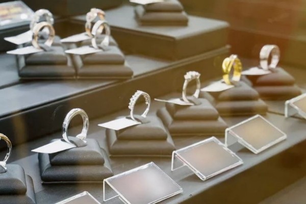 From manual to intelligent: Application of three-proof handheld terminal technology in jewelry management